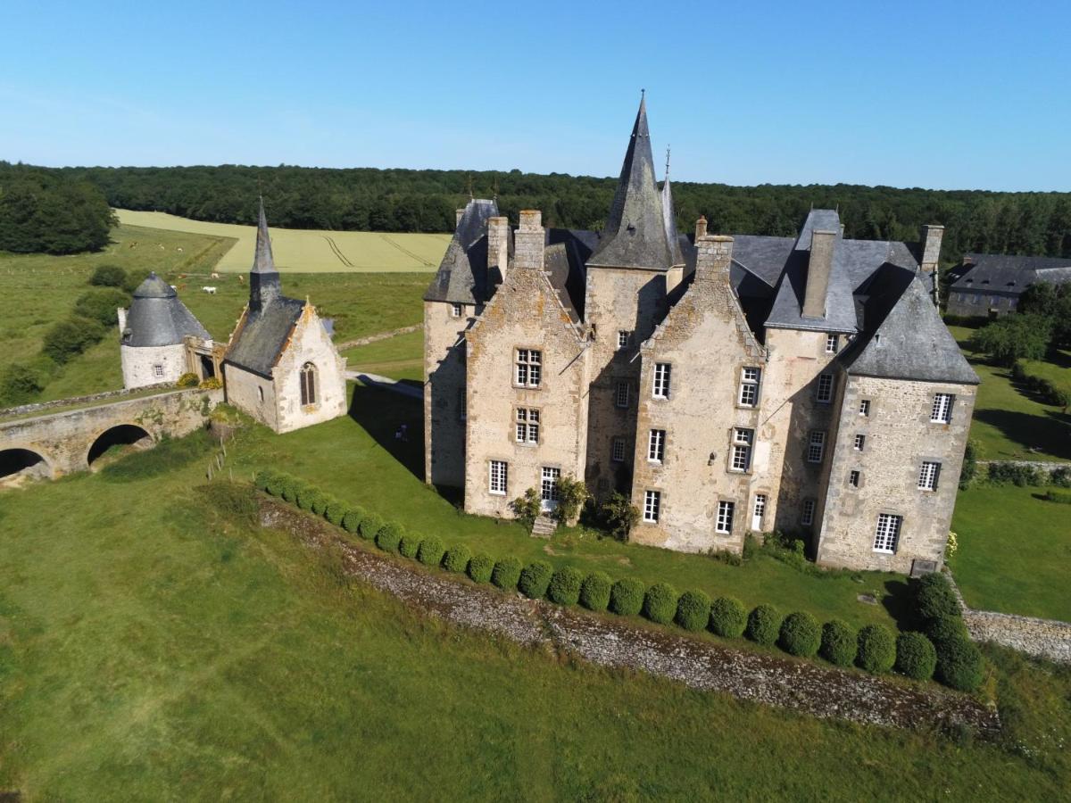 Chateau de Bourgon Montourtier Extérieur photo