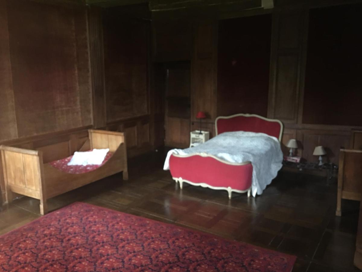 Chateau de Bourgon Montourtier Extérieur photo