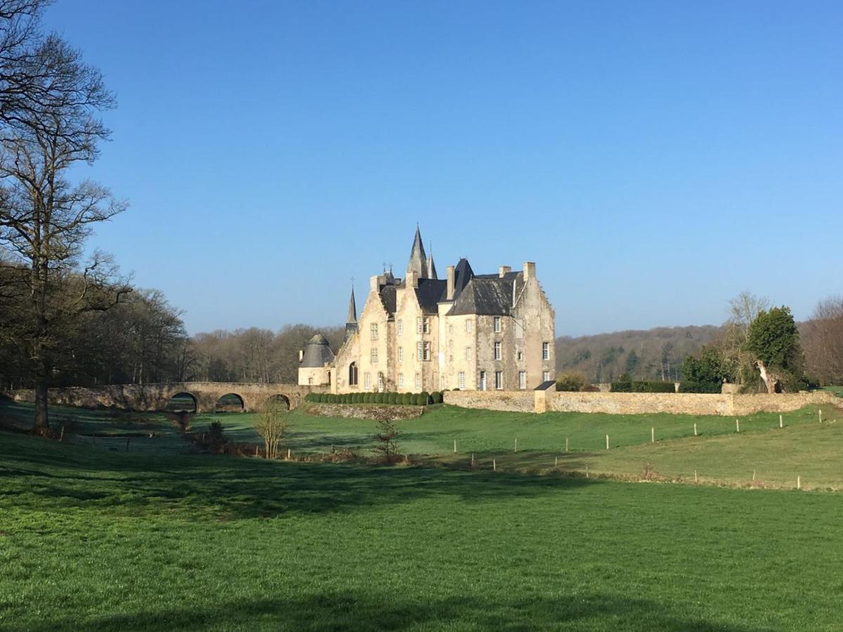 Chateau de Bourgon Montourtier Extérieur photo