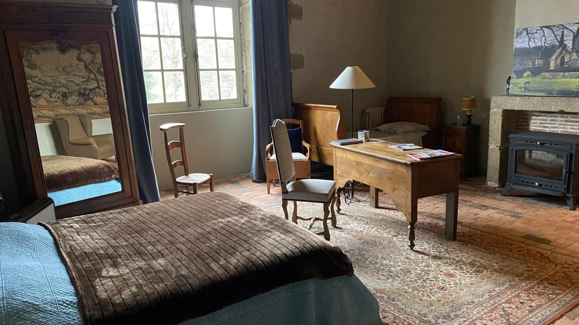 Chateau de Bourgon Montourtier Extérieur photo